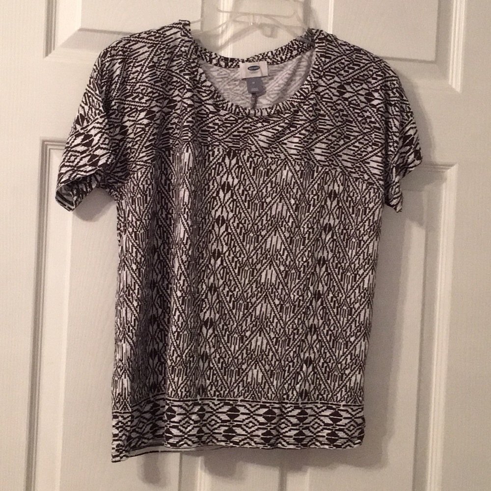 Short sleeved top